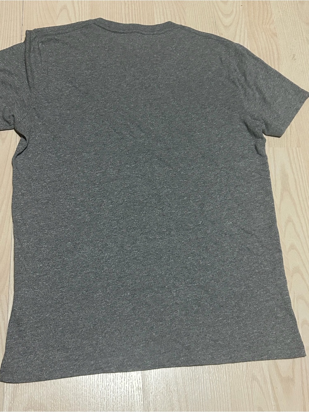 Hollister Men's Heather Charcoal Crew Neck T-Shirt - Picture 2 of 4